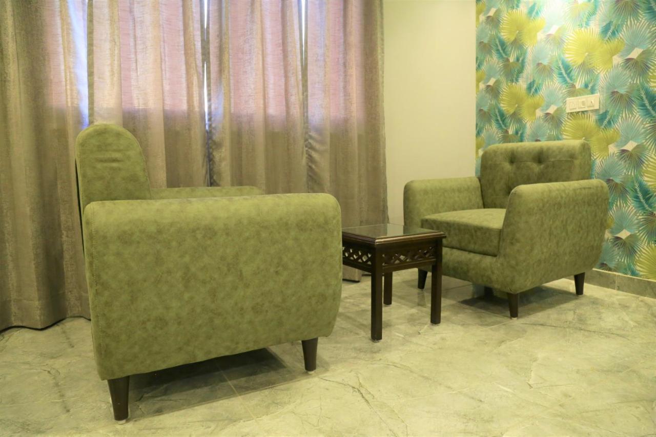 The Eleganza Hotel Jhajra Ngoại thất bức ảnh