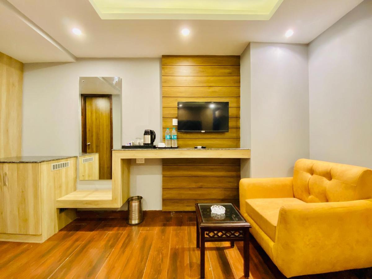 The Eleganza Hotel Jhajra Ngoại thất bức ảnh