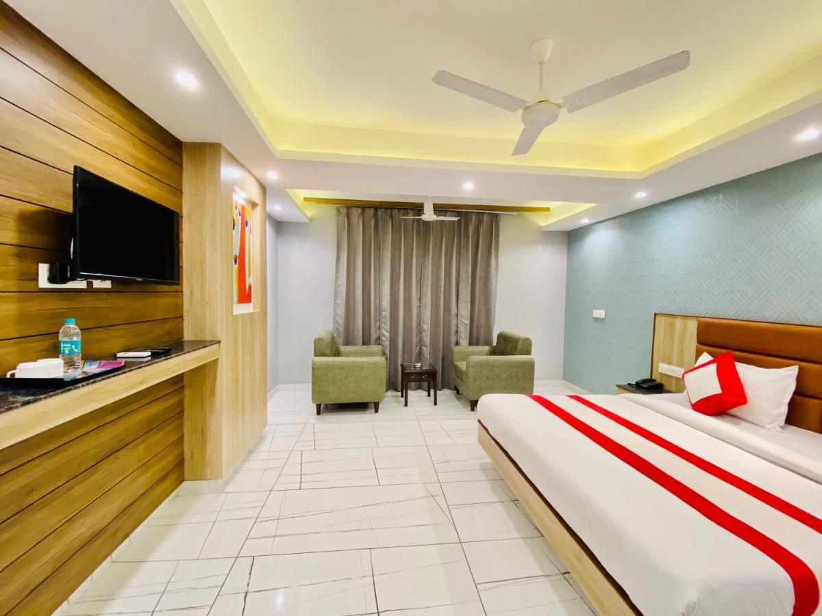 The Eleganza Hotel Jhajra Ngoại thất bức ảnh