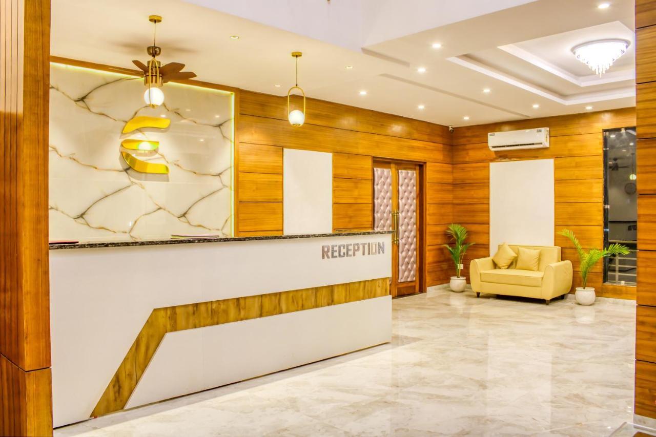 The Eleganza Hotel Jhajra Ngoại thất bức ảnh