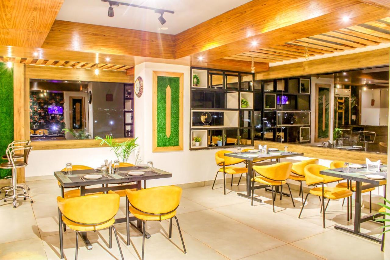 The Eleganza Hotel Jhajra Ngoại thất bức ảnh