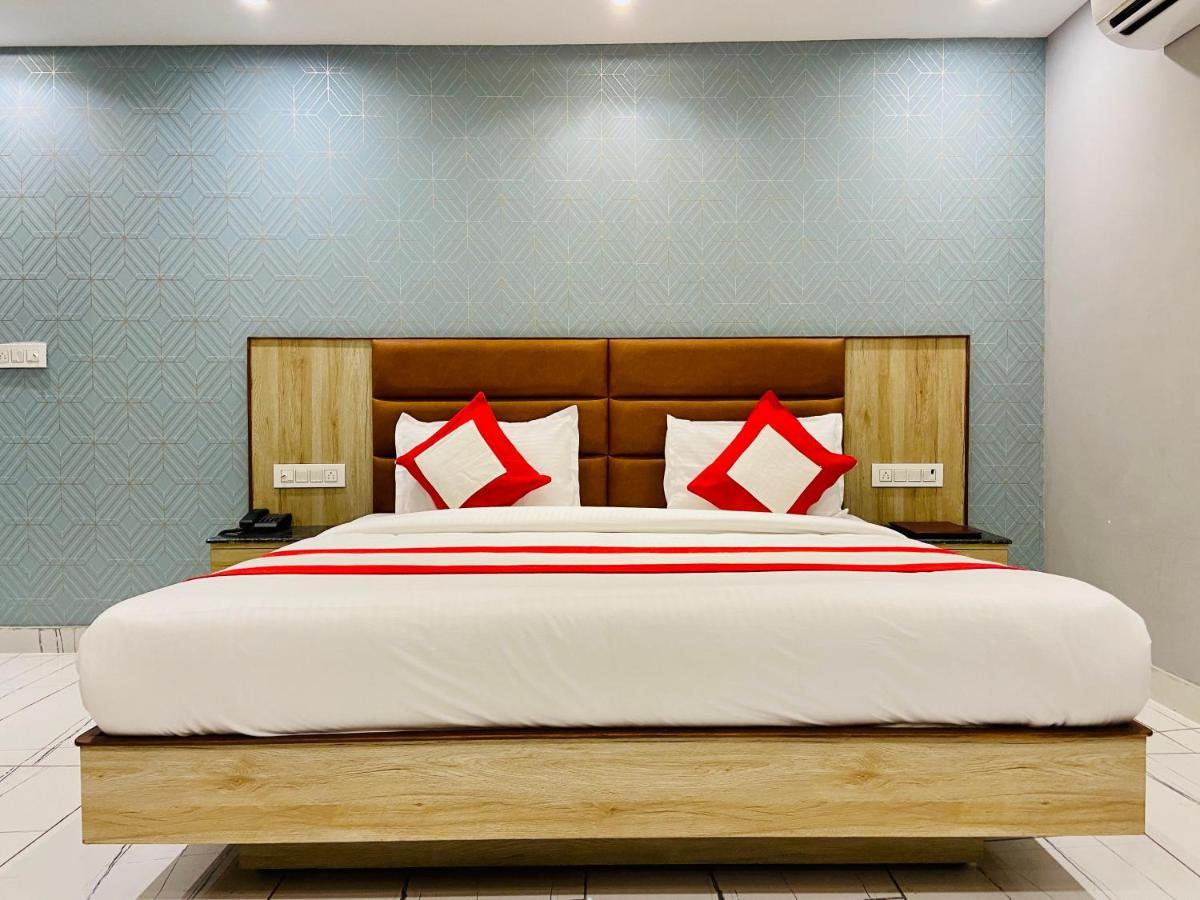 The Eleganza Hotel Jhajra Ngoại thất bức ảnh
