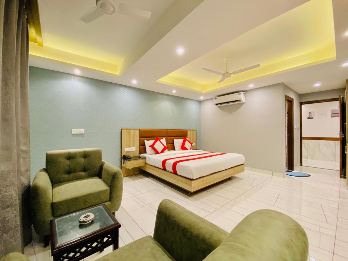 The Eleganza Hotel Jhajra Ngoại thất bức ảnh