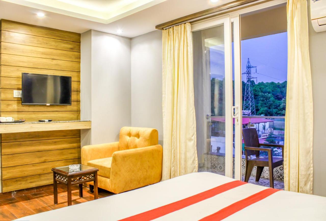 The Eleganza Hotel Jhajra Ngoại thất bức ảnh