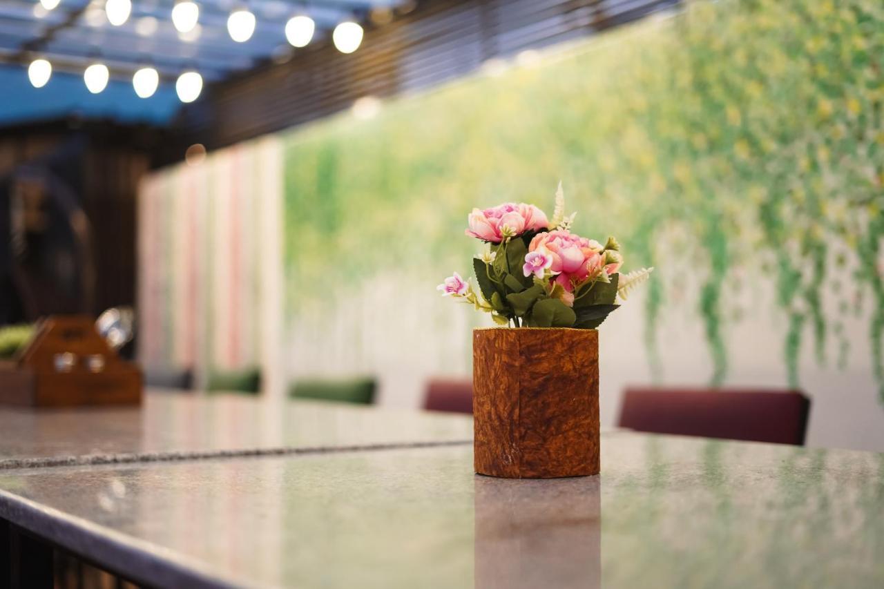 The Eleganza Hotel Jhajra Ngoại thất bức ảnh