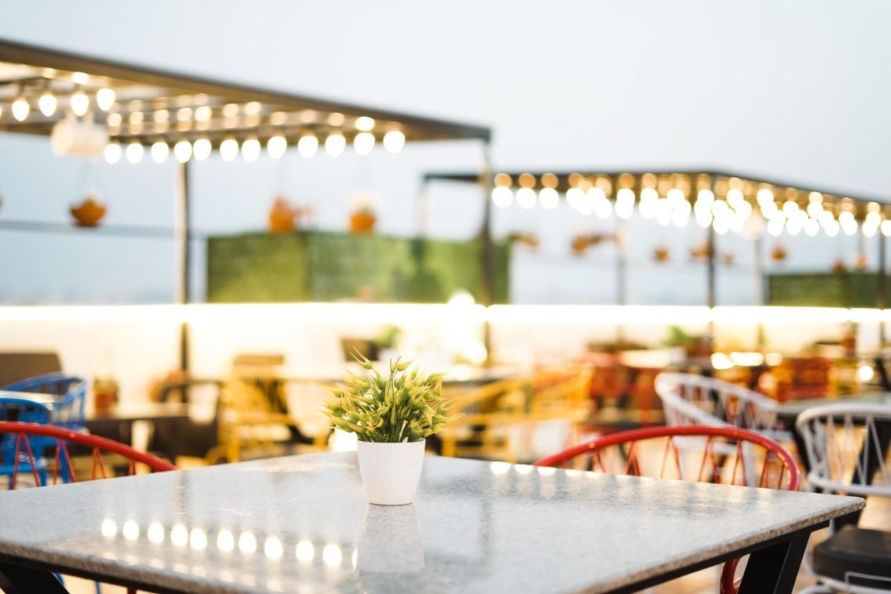 The Eleganza Hotel Jhajra Ngoại thất bức ảnh
