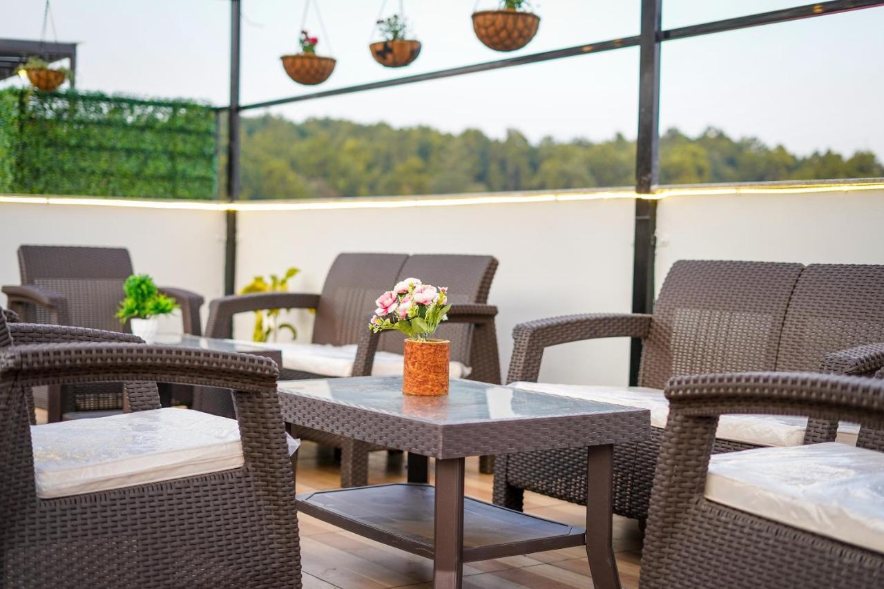 The Eleganza Hotel Jhajra Ngoại thất bức ảnh