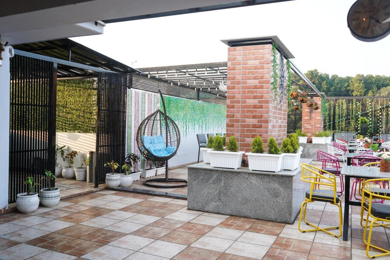 The Eleganza Hotel Jhajra Ngoại thất bức ảnh